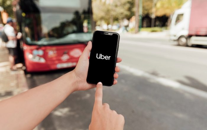 Belangrijk nieuws Hoge Raad laat zich opnieuw uit over de kwalificatie van de arbeidsovereenkomst ditmaal in de Uber-zaak | Cleerdin & Hamer adocaten