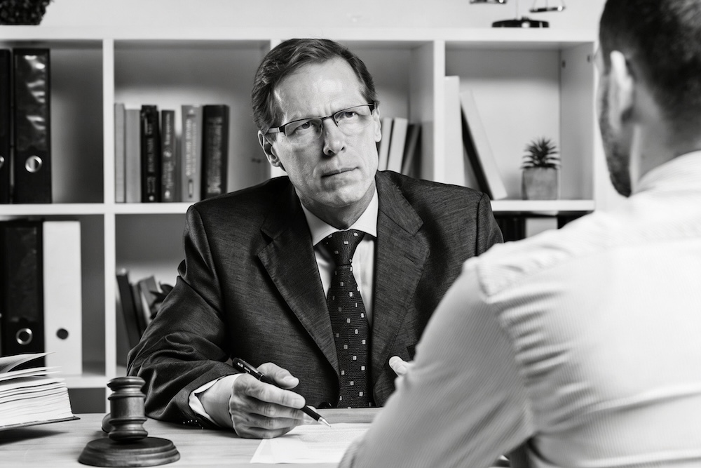 Gesprek met officier van Justitie | Cleerdin & Hamer Advocaten